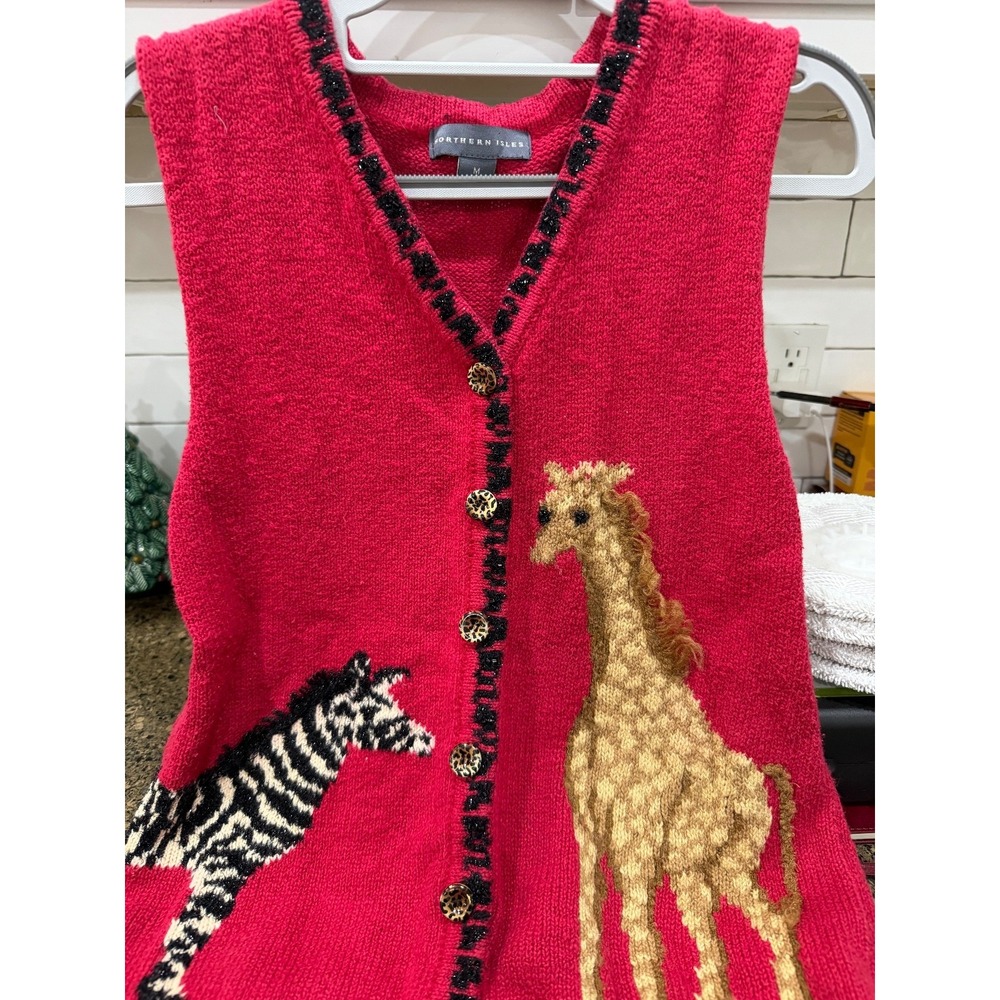 Vtg northern isles red medium‎ sweater vest with appliqued giraffe